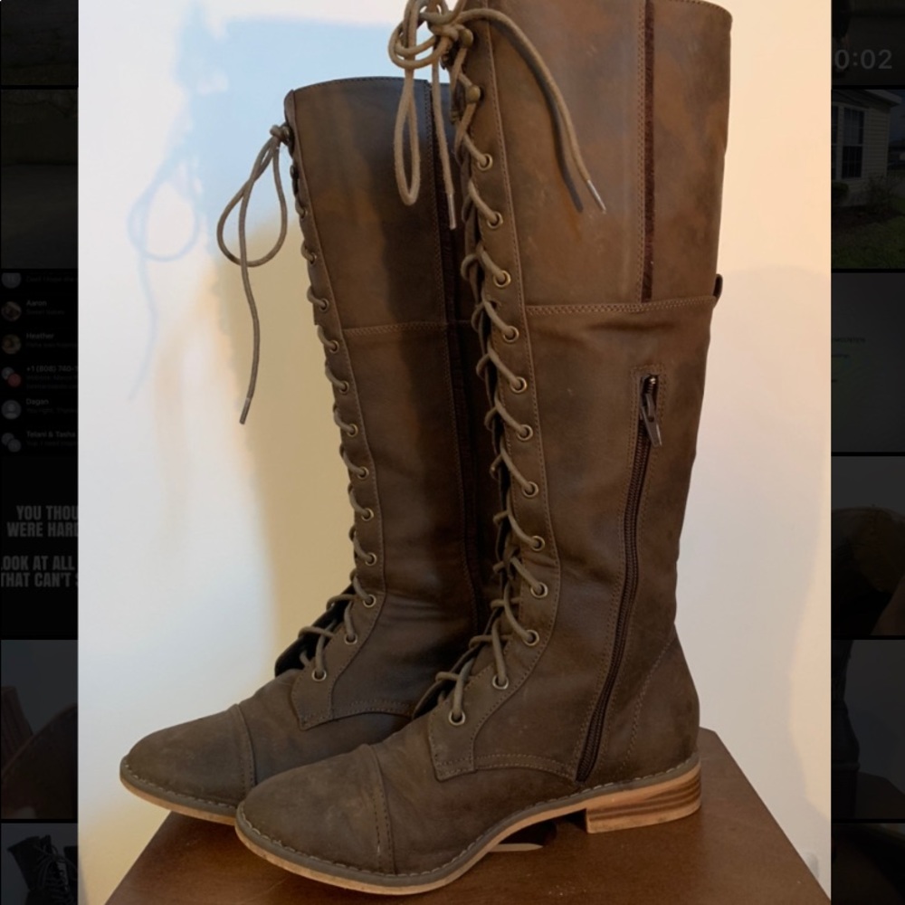 Size 7.5 Rocket Dog knee-high boot